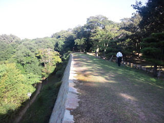 二の丸から東の丸方面の北側石垣