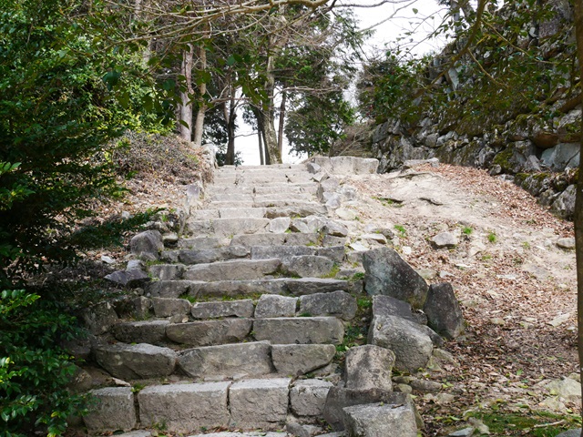 二ノ丸向け階段