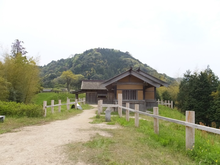 花屋敷から復元建物