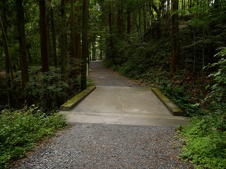 古道・御主殿後方面