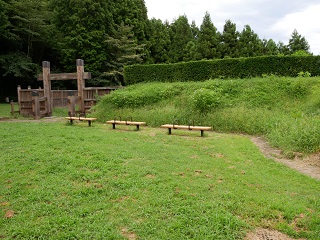 冠木門内側付近