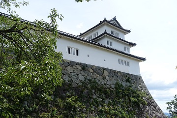 出曲輪から西之丸三重櫓