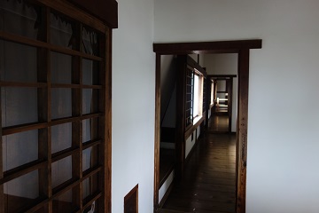 百間廊下の内側