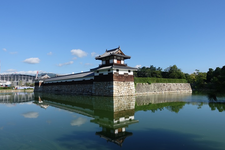 二ノ丸太鼓櫓・堀