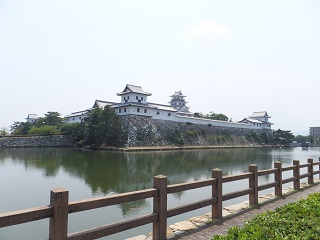 武具櫓と山里櫓