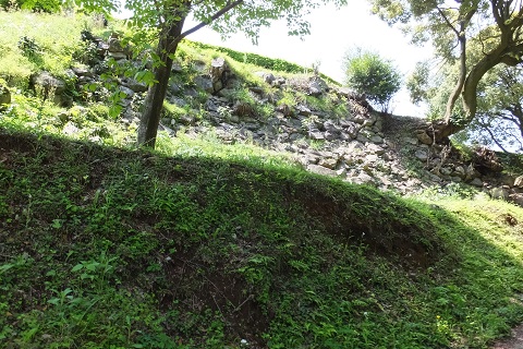 二の丸(馬屋曲輪)石垣
