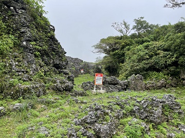 東側石垣内側②