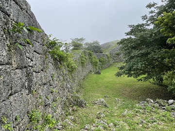 東側石垣(外側)城口北側