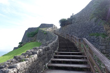 三の曲輪への階段