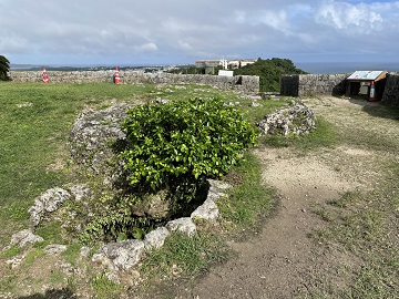 一の曲輪（振り返り）with玉ノミウヂ御嶽