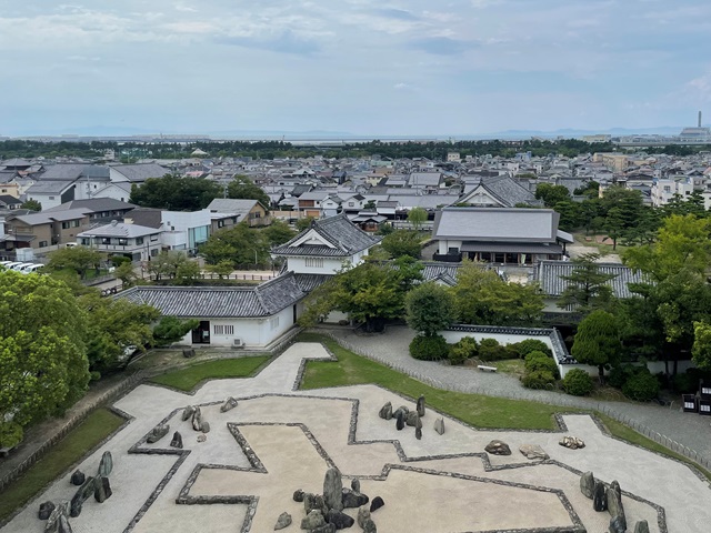 本丸：八陣の庭