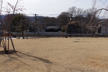 冬の三之門の遠景