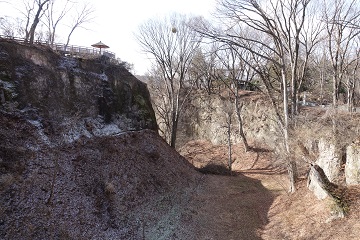 北側断崖(本丸・馬場側)