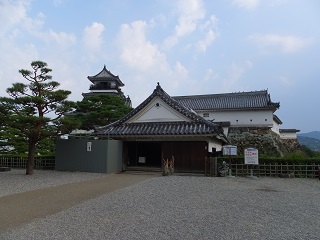 二の丸から本丸と天守