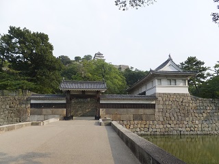 大手二の門と天守