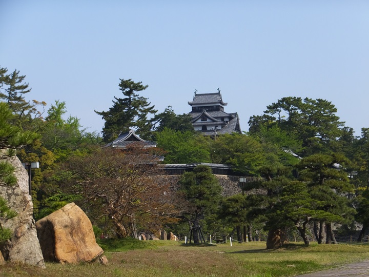 二之丸と本丸遠景