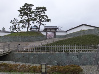 三ノ丸から搦手二ノ門