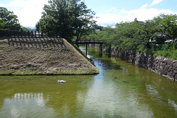 丑寅隅櫓跡と裏御門橋