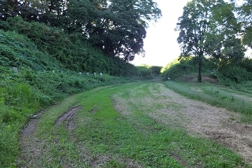 東山虎口への通路
