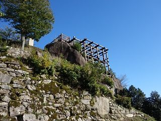 天守台方面from武器蔵跡付近