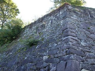 本丸石垣的場跡側