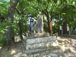 長篠城址の碑
