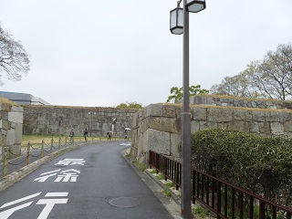 東門からニ之丸へ