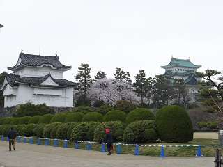 ニ之丸から東南隅櫓と天守