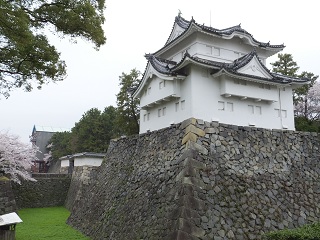 内堀と東南隅櫓