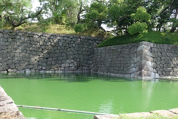 二ノ丸石垣段差