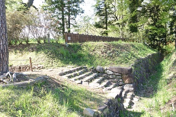 乾櫓石垣（場内側）