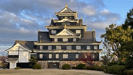 本丸：本段から天守