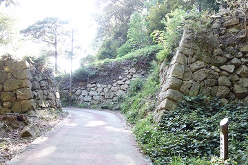 東二の門(外側から)