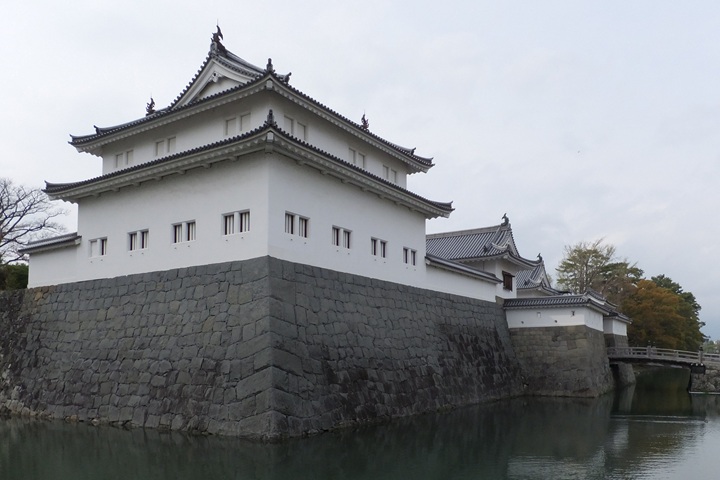 中堀東南隅と二ノ丸巽櫓