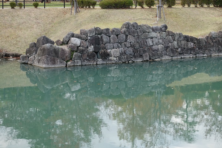 本丸堀(内堀・東南隅)