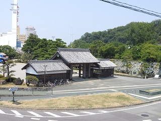 鷲の門と三木曲輪