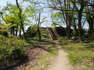 山上ノ丸(本丸)から天守台石垣
