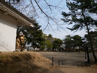 西櫓脇から本丸