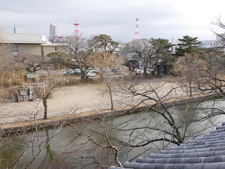 東櫓二階から旧前川口門