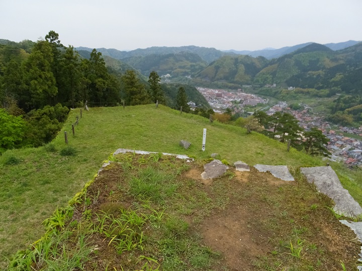 人質櫓跡から三の丸