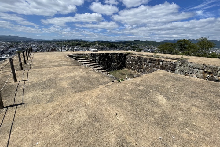 天守台から西方