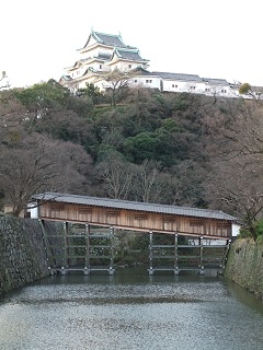 西堀から御廊下橋と天守