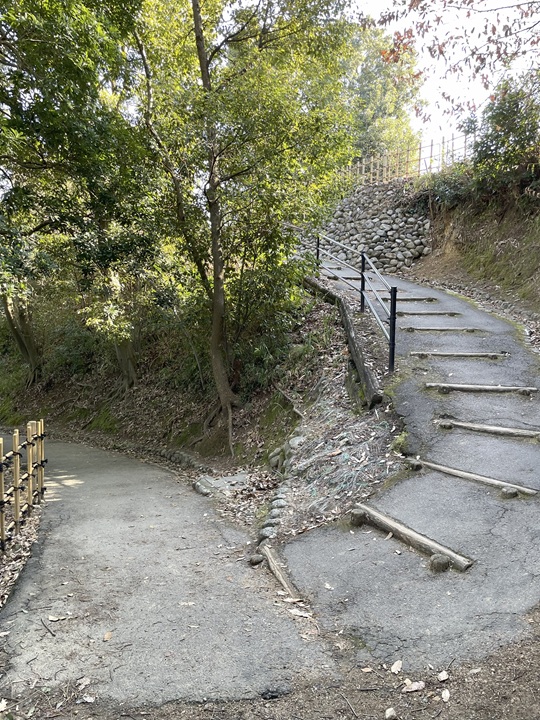 坂道：杉ノ壇から本壇