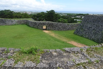 二の曲輪from一の曲輪